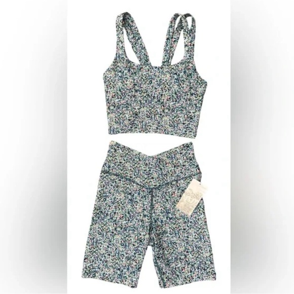 Sage collective workout set - Picture 1 of 5